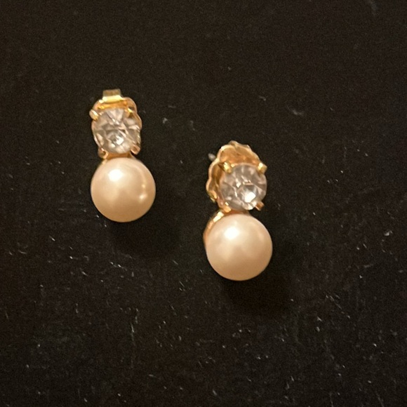 Faux Pearl & Gold Color Earrings - Picture 16 of 17